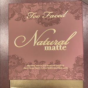 To face eyeshadow palette